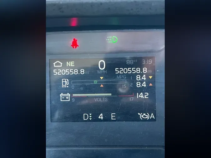 2018 VOLVO VNL64T-300