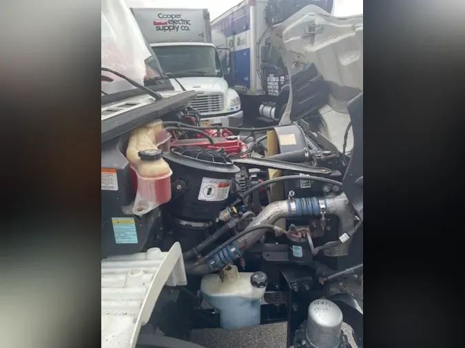 2019 FREIGHTLINER M2 106