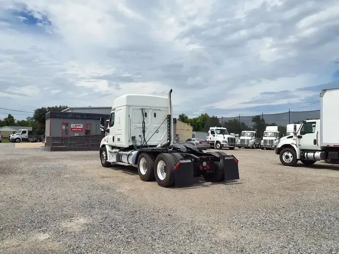 2020 FREIGHTLINER CASCADIA 113