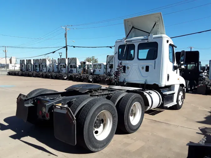 2016 FREIGHTLINER/MERCEDES CASCADIA 125