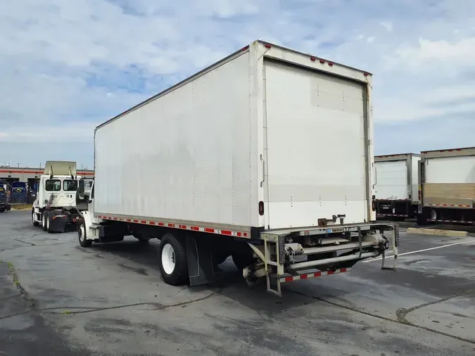 2018 FREIGHTLINER M2 106