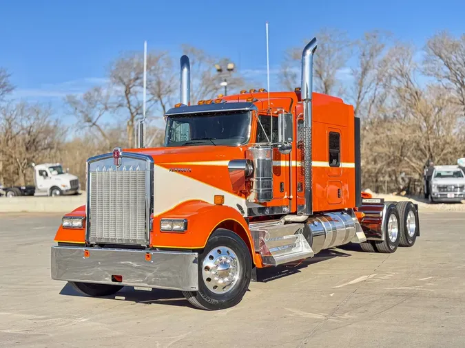 2025 KENWORTH W900L