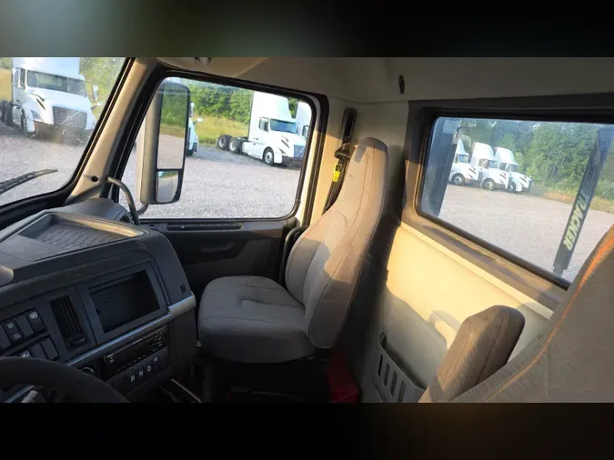 2020 Volvo VNL300