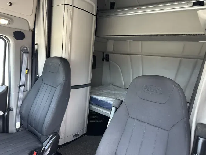 2022 Peterbilt 579