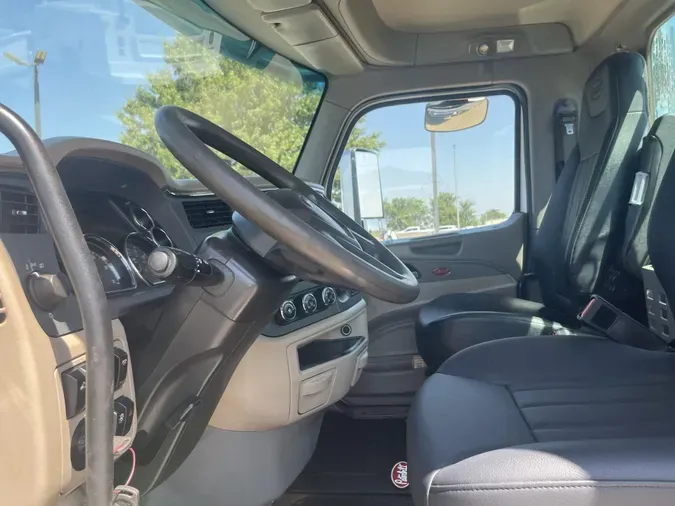 2022 Peterbilt 567
