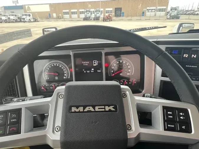 2025 MACK AN64T