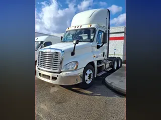 2018 FREIGHTLINER/MERCEDES CASCADIA 125