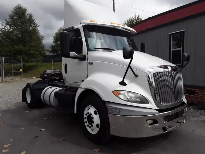 2018 NAVISTAR INTERNATIONAL RH613 DAYCAB T/A