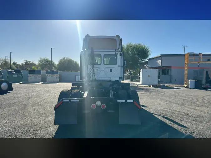 2020 Freightliner Cascadia 126