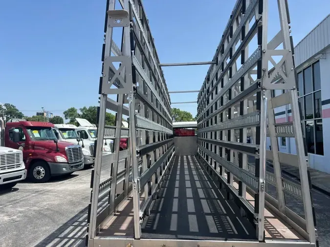 2019 FREIGHTLINER M2 106