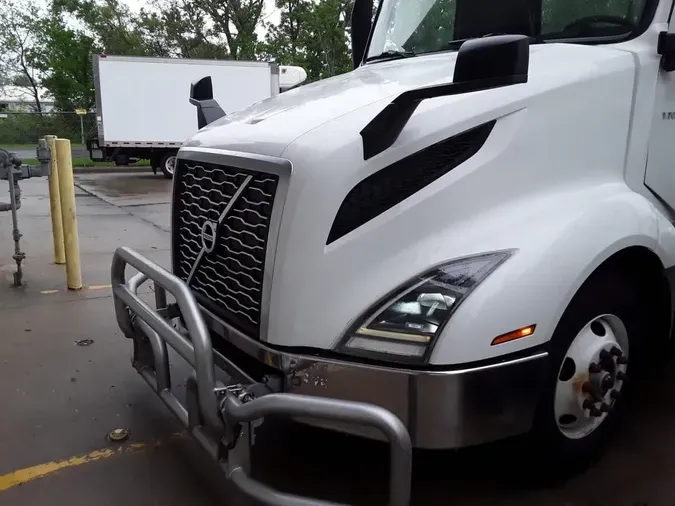 2019 VOLVO VNL64T-300