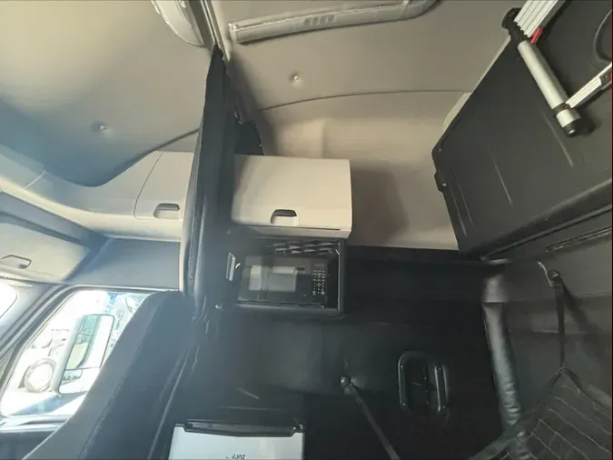 2023 Freightliner Cascadia 126