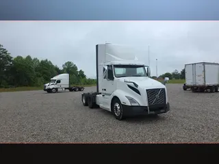 2020 Volvo VNL300