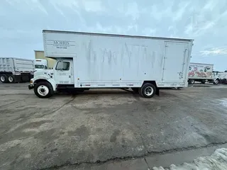 2001 INTERNATIONAL 4900