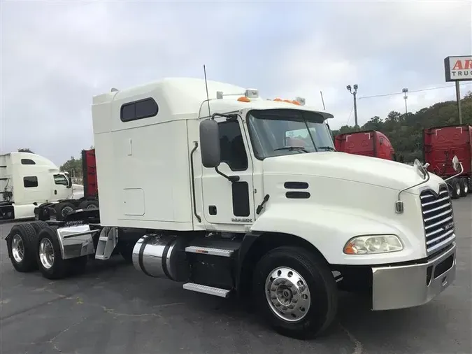 2018 MACK CXU613