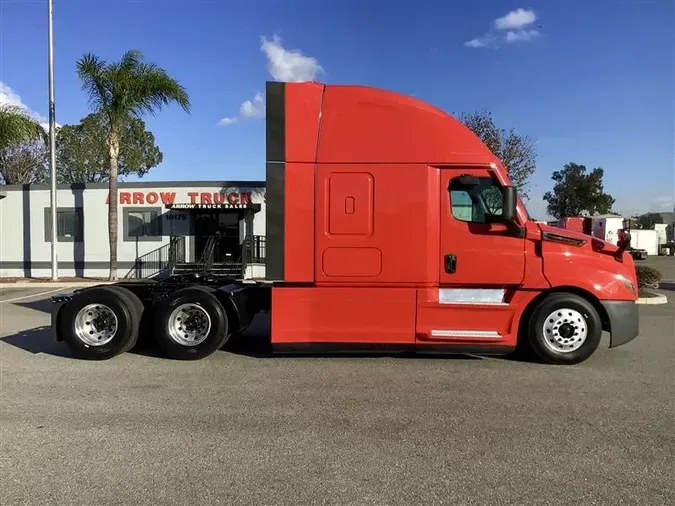 2022 FREIGHTLINER CA126