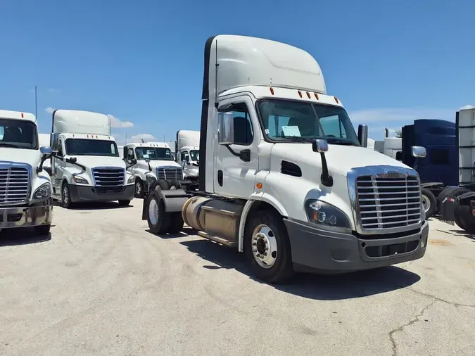 2019 FREIGHTLINER CASCADIA 113