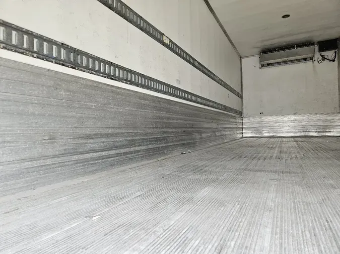 2017 HINO 338 Reefer