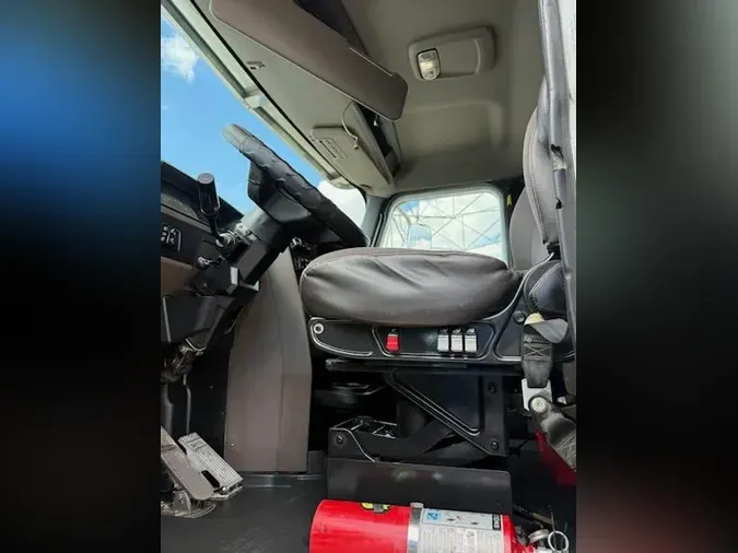 2019 International HX620