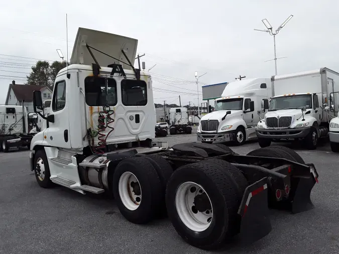 2016 FREIGHTLINER/MERCEDES CASCADIA 125