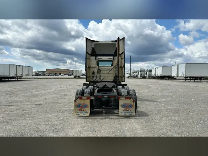 2015 Volvo VNL300