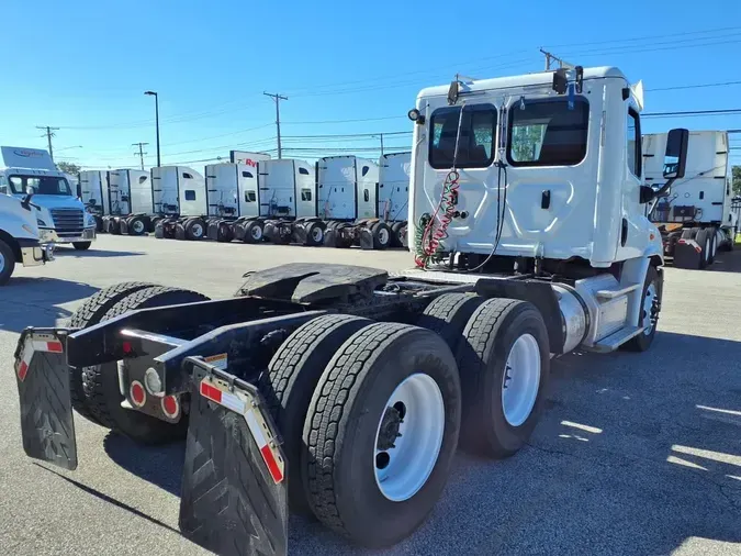 2019 FREIGHTLINER/MERCEDES CASCADIA 113c58a9d0e42023435f1cf4769c0f3e879