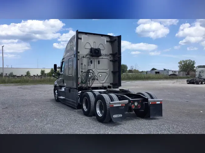 2021 Freightliner Cascadia 126