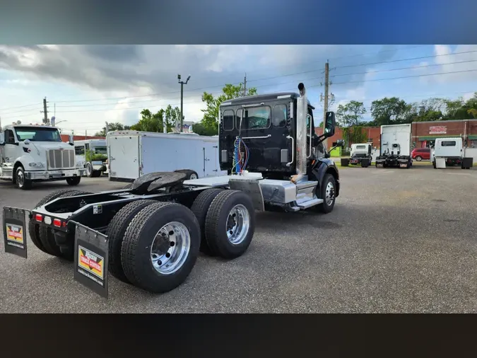 2021 Peterbilt 579