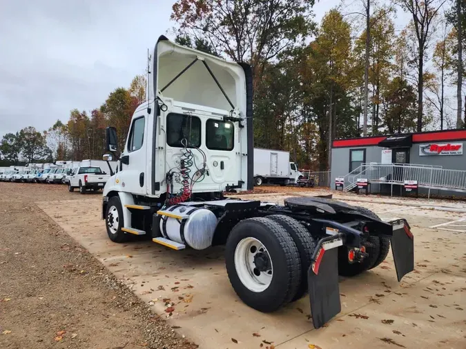 2018 FREIGHTLINER/MERCEDES CASCADIA 113