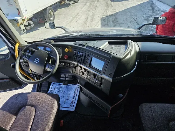 2024 VOLVO VNL64T760