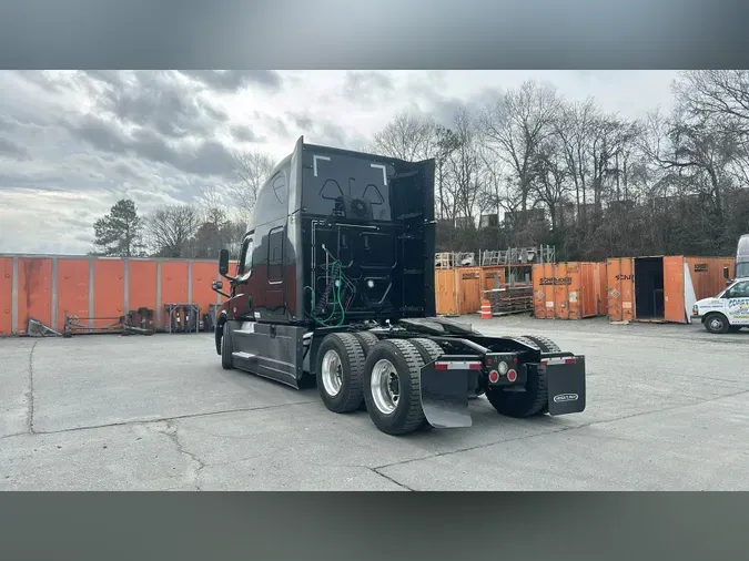 2023 Freightliner Cascadia 126
