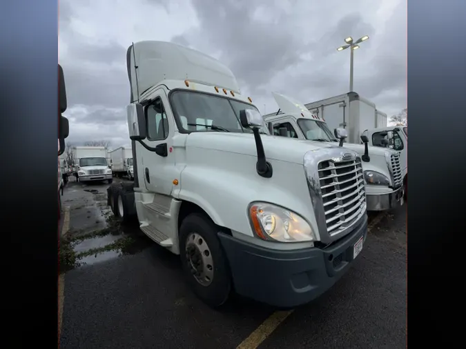 2017 FREIGHTLINER/MERCEDES CASCADIA 125