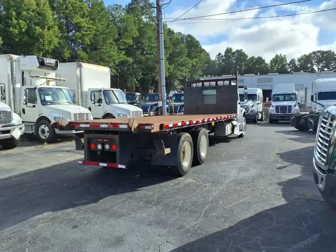 2015 FREIGHTLINER M2 106