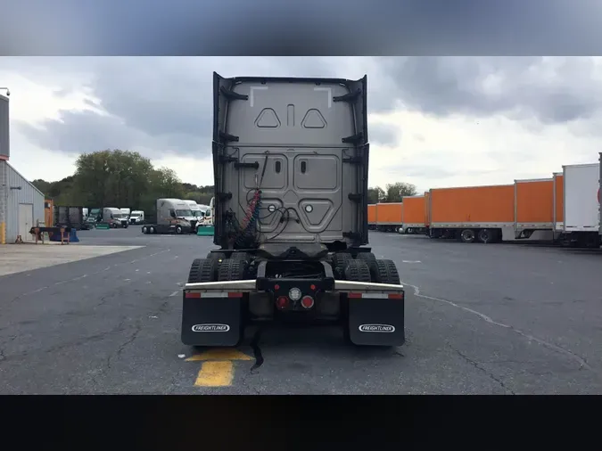 2024 Freightliner Cascadia 126