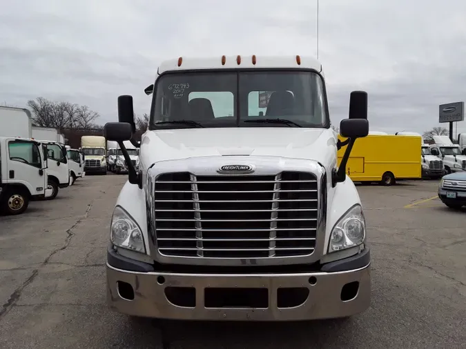 2017 FREIGHTLINER/MERCEDES CASCADIA 113