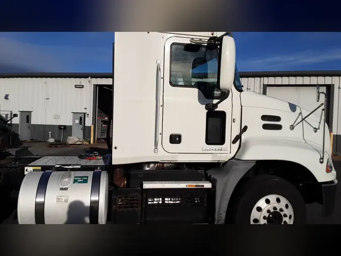 2018 Mack CXU (PINNACLE)c59a5a5d9df6aa88c2d87819d701c0c8