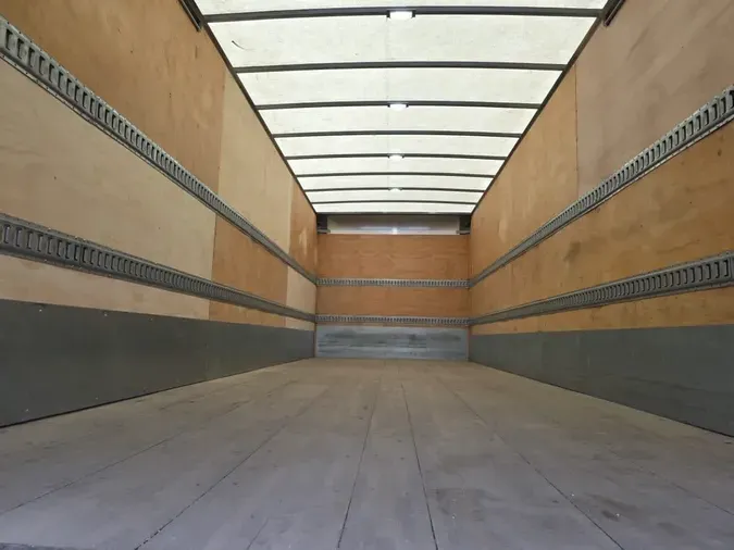 2018 FREIGHTLINER M2 106
