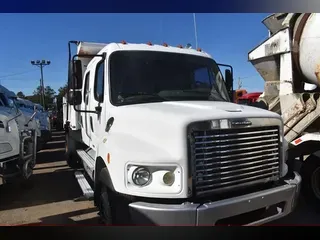 2010 FREIGHTLINER BUSINESS CLASS M2 112