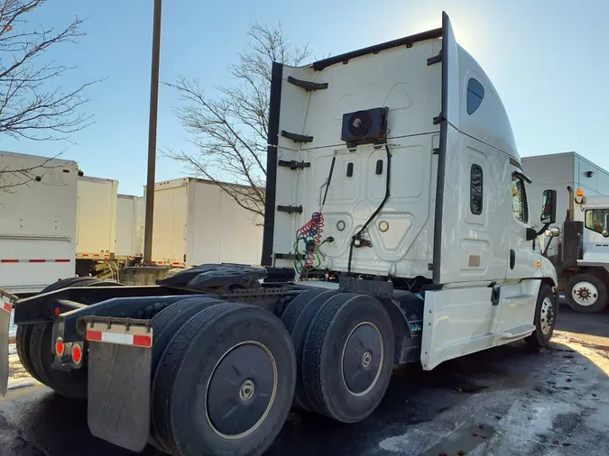 2019 FREIGHTLINER/MERCEDES CASCADIA 125