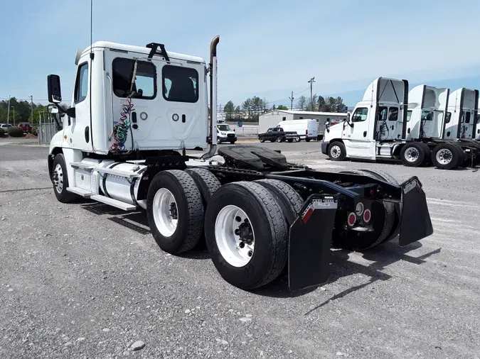 2018 FREIGHTLINER/MERCEDES CASCADIA 125