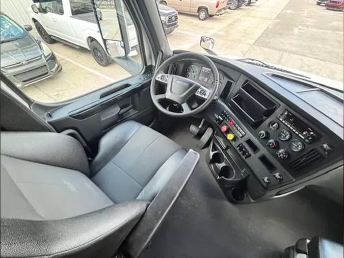 2024 Freightliner Cascadia 126