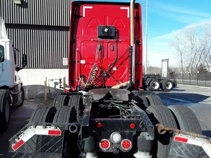 2020 FREIGHTLINER/MERCEDES CASCADIA 125