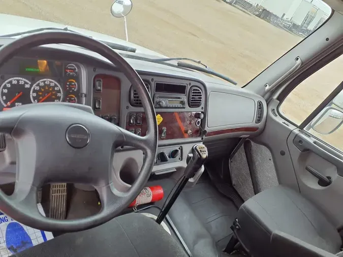 2017 FREIGHTLINER M2 106