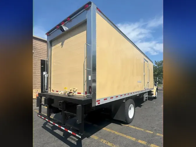 2019 FREIGHTLINER M2 106