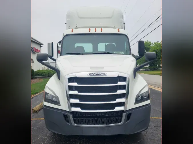 2019 FREIGHTLINER NEW CASCADIA 116