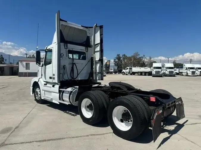 2016 Volvo VNL300
