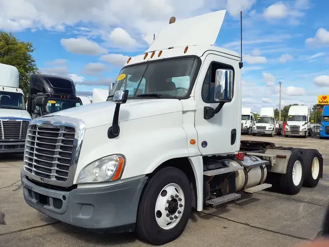 2016 FREIGHTLINER/MERCEDES CASCADIA 125c5aecbc53b767d6a37e4c7d3f8b6523e