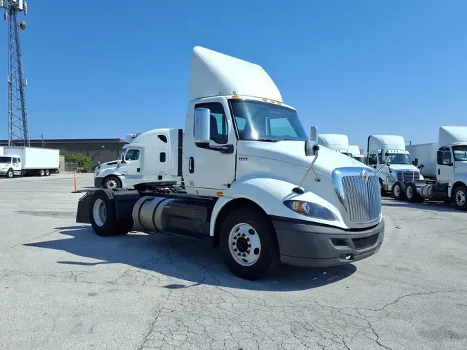 2020 NAVISTAR INTERNATIONAL RH613 DAYCAB S/A
