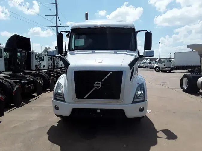 2020 VOLVO VNR64T-640