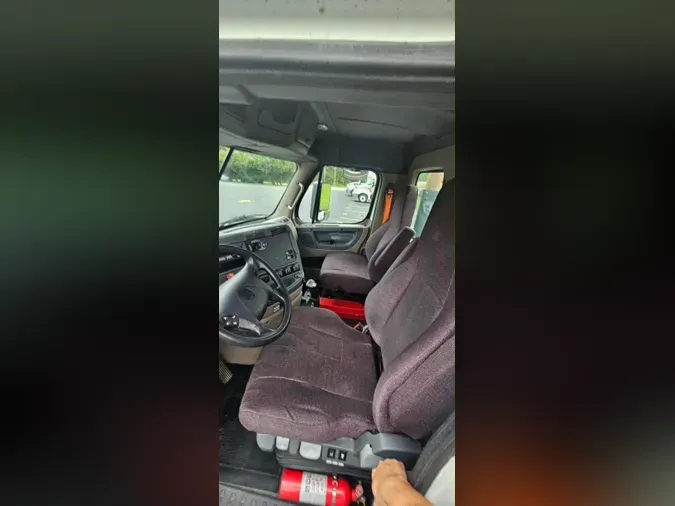 2019 FREIGHTLINER CASCADIA 125